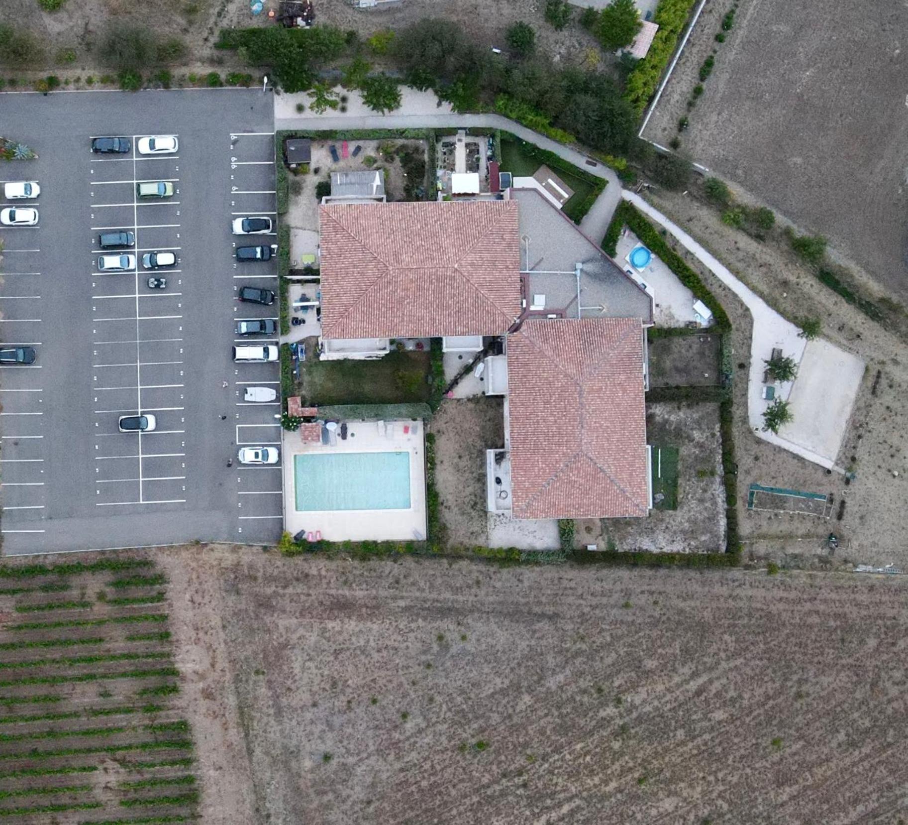 Appartement Entre Lac Et Mer Avec Piscine Péret Exteriér fotografie